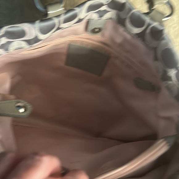 Coach hand bag - Picture 3 of 5